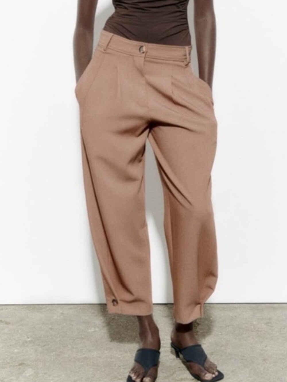 Zara Women's Barrel Fit Pleated Tapered Dress Pants Small